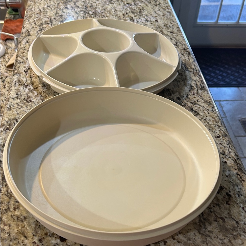Tupperware Cream Food Storage Container - Picture 2 of 11